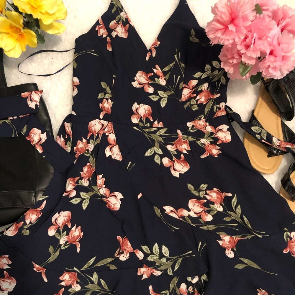 Women’s black flower patterns mini dress